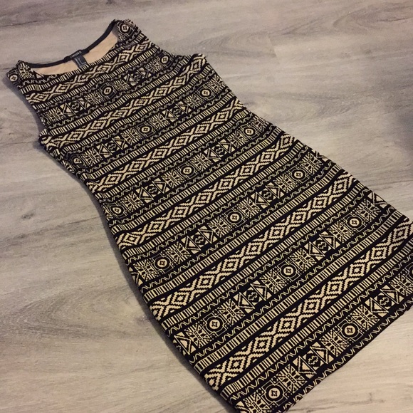 Forever 21 bodycon dress size small Aztec pattern - Picture 1 of 3